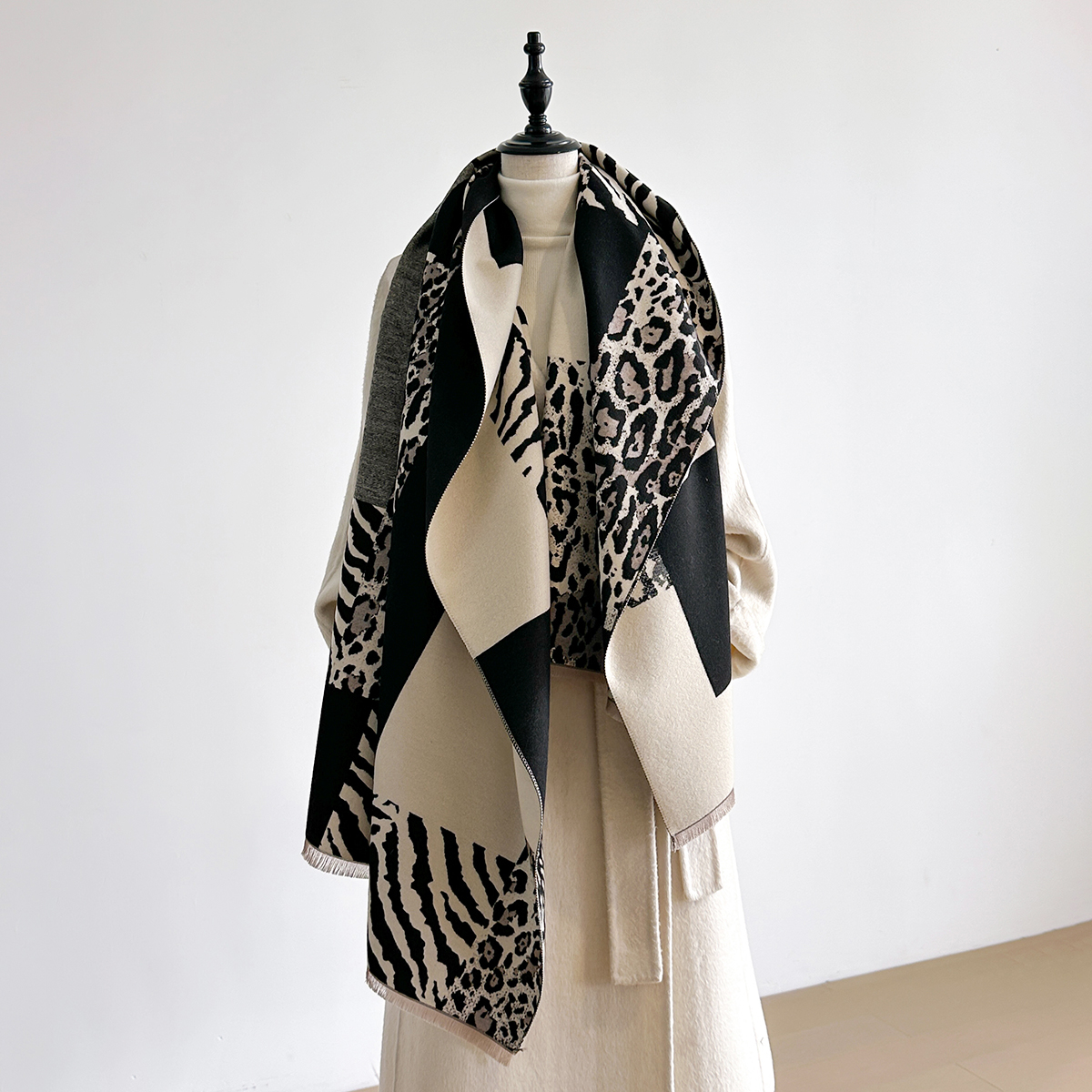 New Brand Elegance Two-Sided L - Woven Scarf Blanket ulasan dan harga